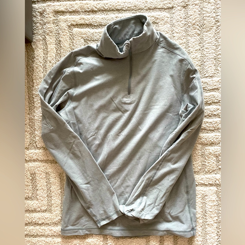 Lululemon Pullover.